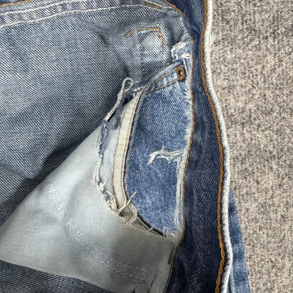 Levis Jeans Mens Size 30x29 Blue 560 Loose Fit Straight Leg Distressed USA Made